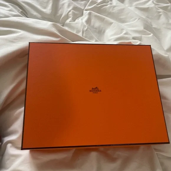 Hermes Brown Sandals Luxurious Leather Design - Picture 6 of 11